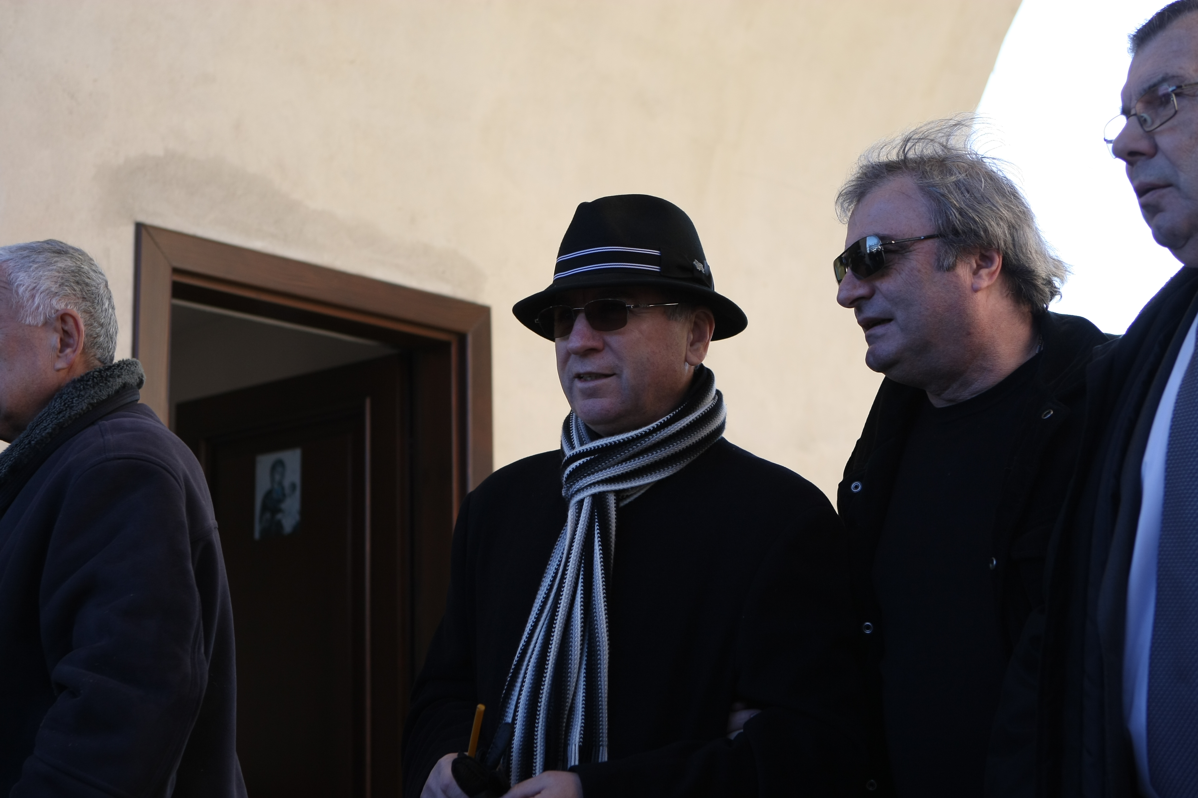 Daniel Prodan a fost înmormântat, azi, la cimitirul Sf. Ilie din Voluntari. Promisiune în lacrimi făcută de Gică Popescu: ”Îți vom îndeplini visul” | GALERIE FOTO