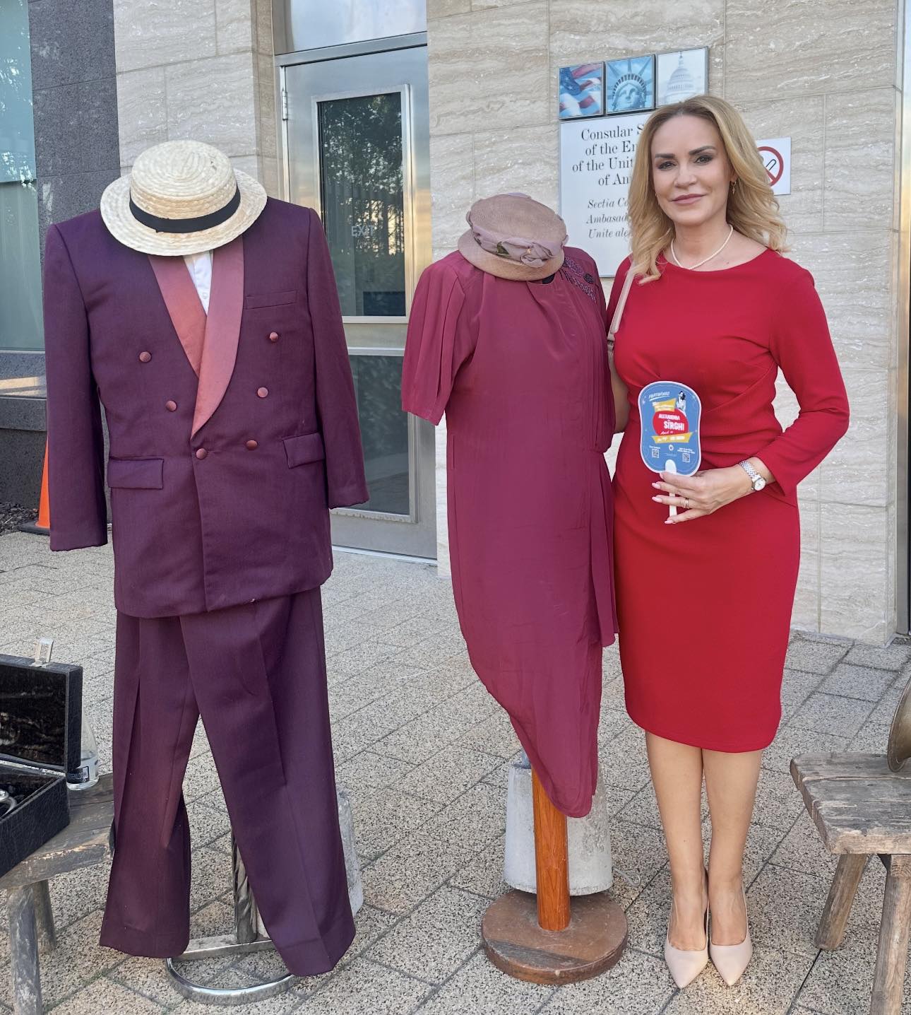 Cum a apărut îmbrăcată Gabriela Firea la recepția organizată de Ambasada SUA la București de Ziua Americii. Cine a însoțit-o la eveniment