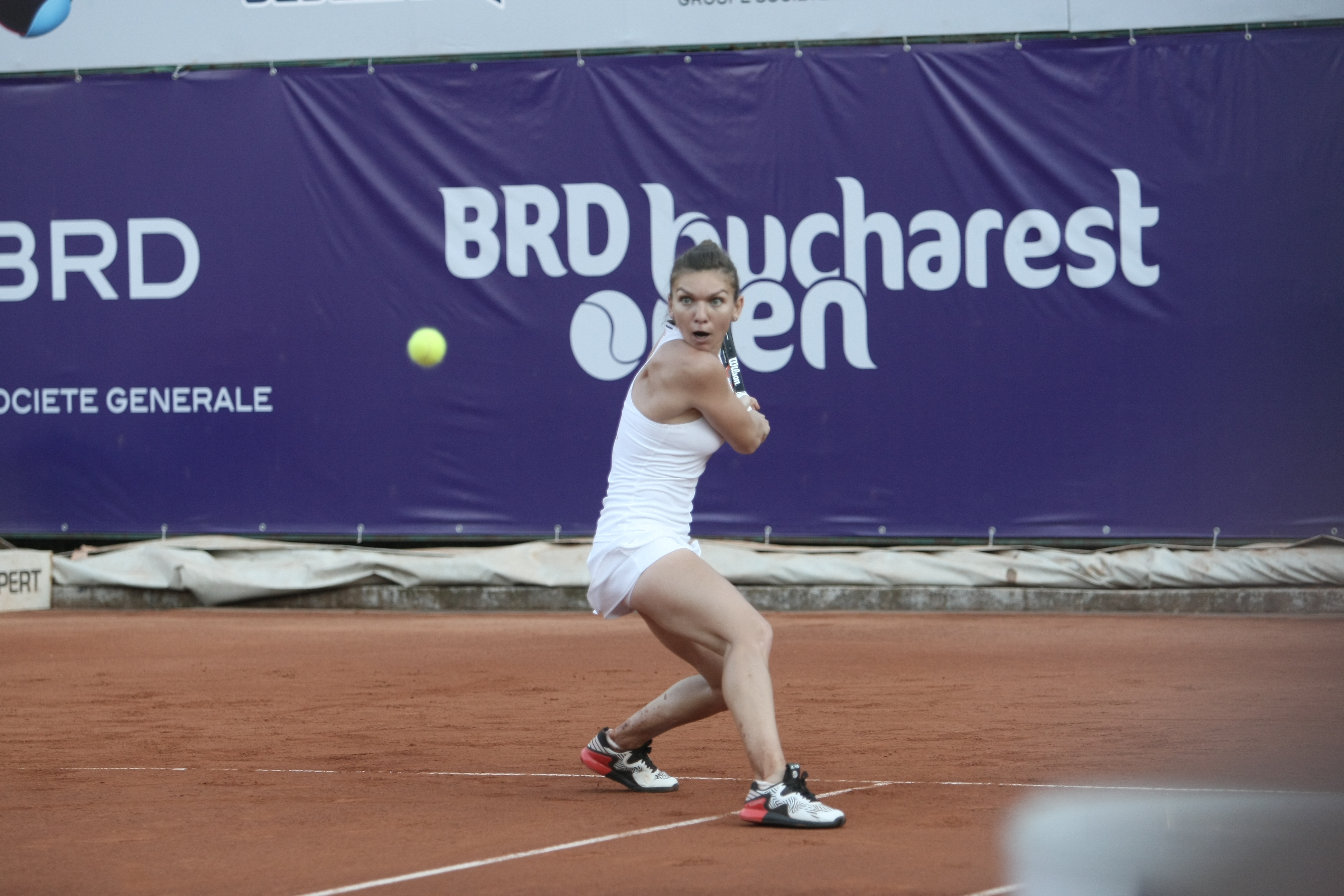 Openul de tenis al României. Halep este în ”sferturi”, după ce i-a lăsat doar șapte game-uri bulgăroaicei Șinikova / LIVE BLOG&FOTO