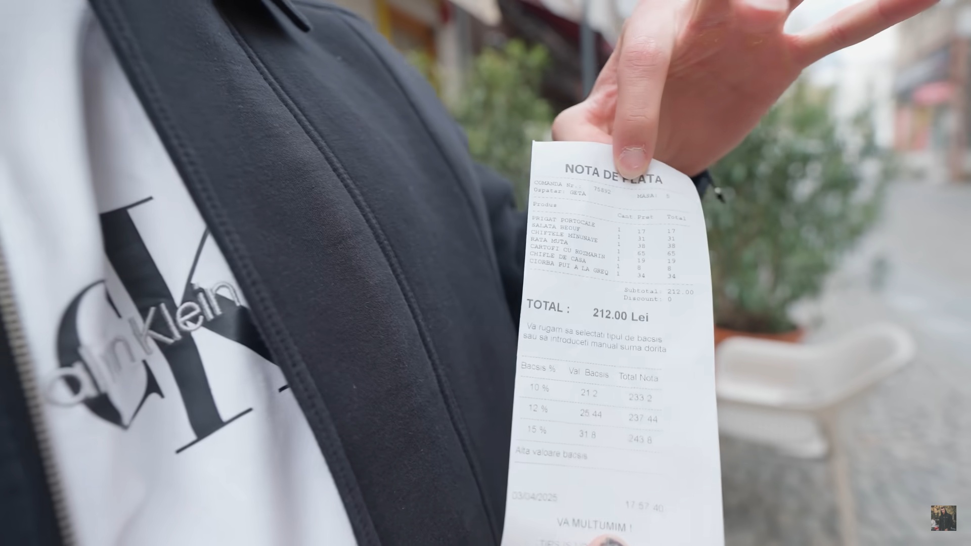 Cât costă o porție de salată de boeuf la restaurantul lui Mircea Dinescu din București: „Testăm și ne dăm cu părerea”