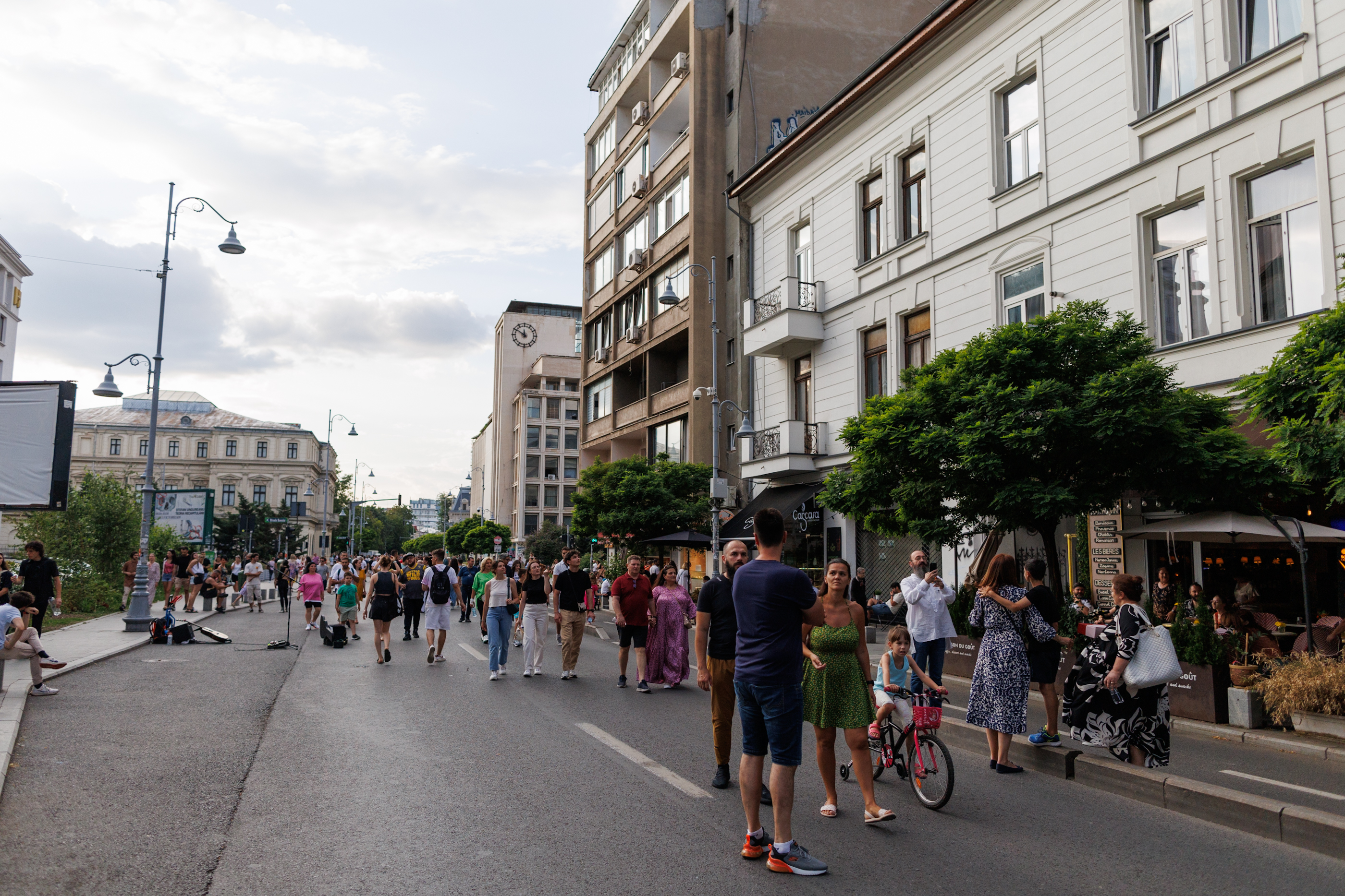 FOTOREPORTAJ. „B-Fit in the Street” în 50 de imagini. 200 de artişti din Spania, Franţa și Italia au făcut spectacol pe străzile din București