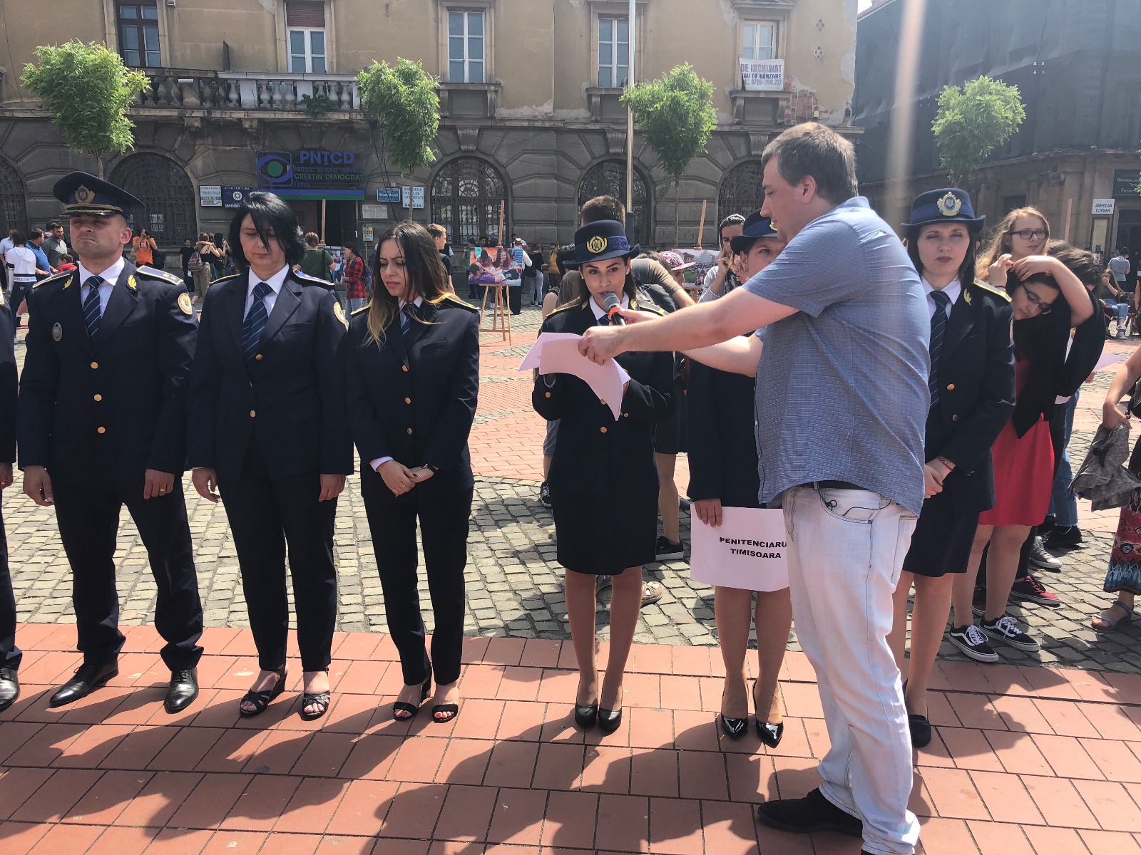 FOTO/ Lectură sub semnul Wi-Fi la Timișoara. Cum unește cartea comunitatea și emite semnale, pentru al treilea an la rând la ConCentrica
