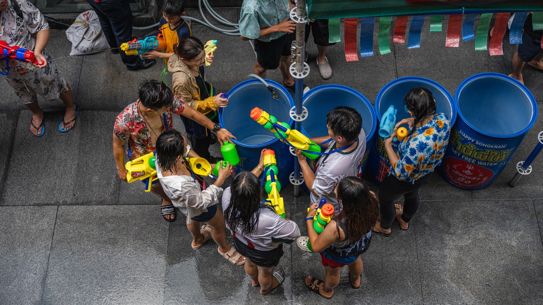 Imagini de la cea mai mare bătaie cu apă din lume, de Anul Nou thailandez. Ce semnifică Festivalul Songkran