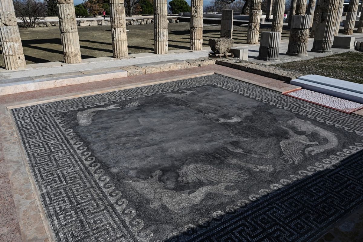Grecia redeschide, după 16 ani de lucrări de restaurare, palatul în care Alexandru cel Mare a fost încoronat în urmă cu peste două milenii