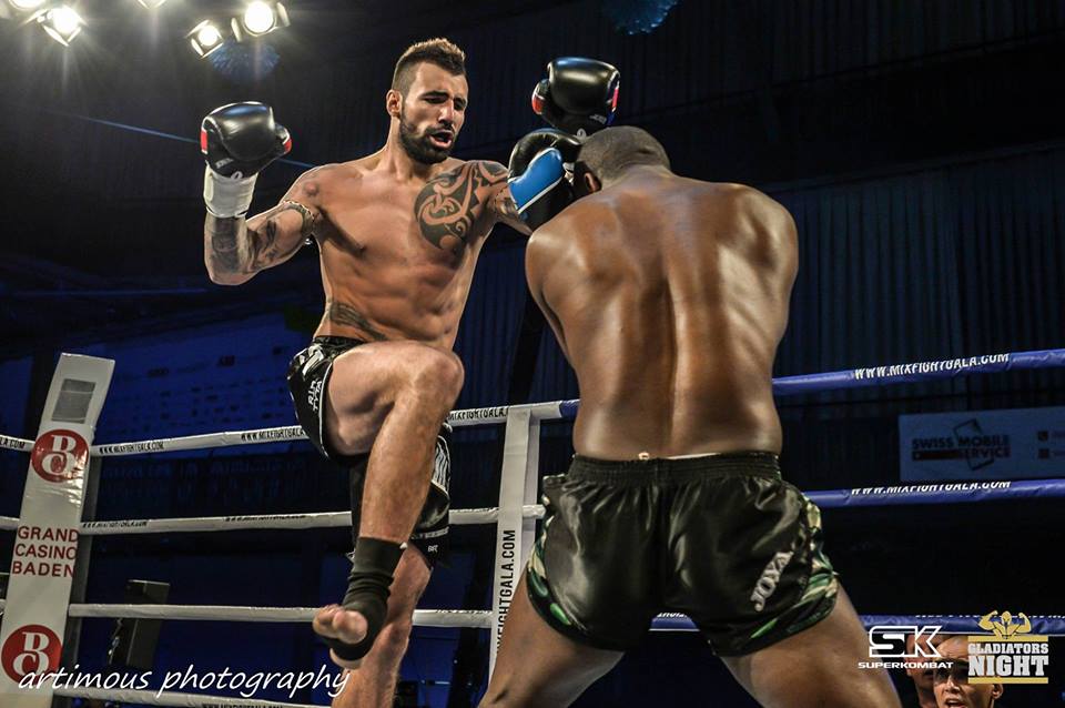 în Elveția, Bogdan Stoica l-a învins pe Horace "Boy Boy" Martin și a devenit challenger la titlul mondial. Victorie în runda a doua, prin TKO / GALERIE FOTO