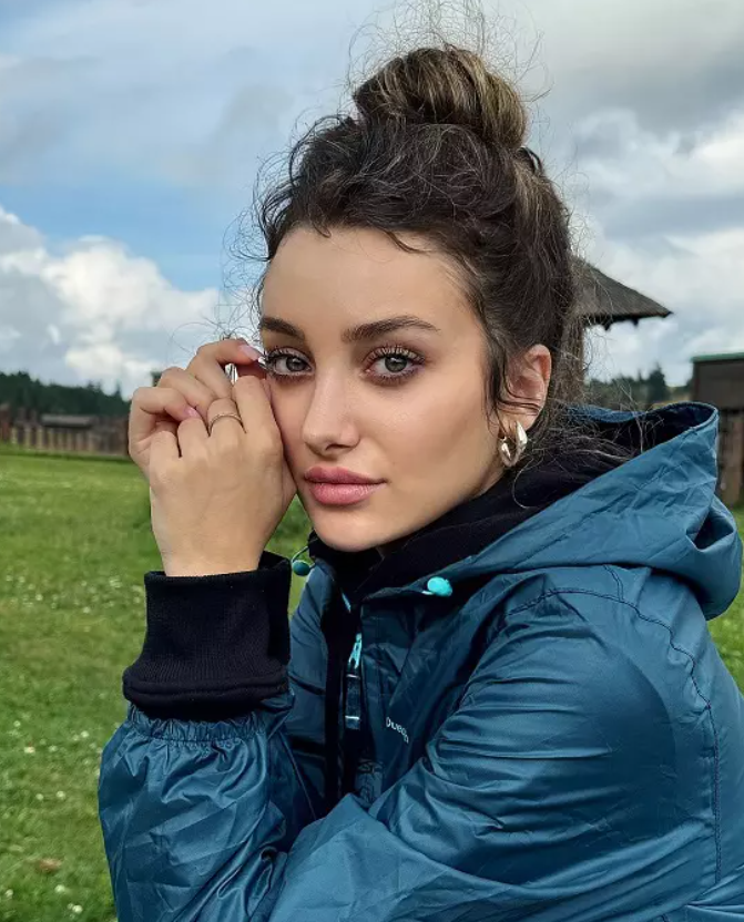 Daria, fiica lui Cătălin Crișan, imagini rare cu iubitul la plajă. Cine este bărbatul care a cucerit-o
