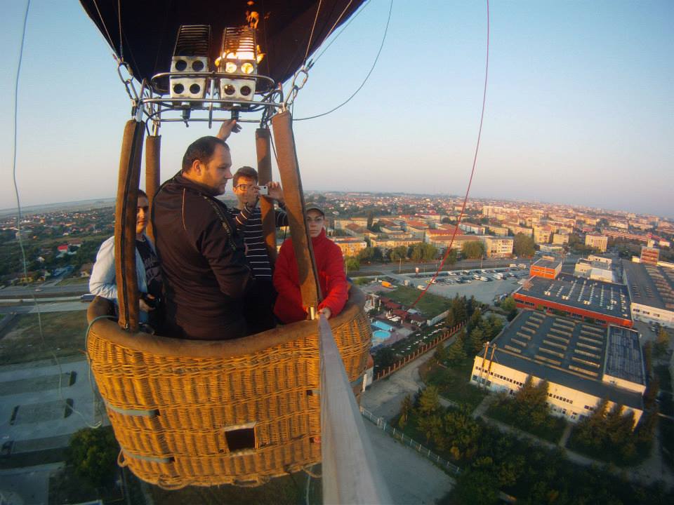 REPORTAJ/Zborul cu balonul cu aer cald, o modă și în România. Cum să simți vântul la înălțime și să admiri peisaje de vis-FOTO