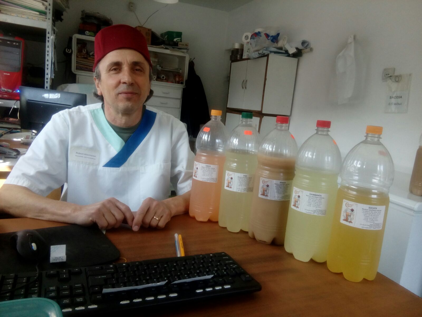 REPORTAJ/Ismail prepară bragă după vechea reţetă moştenită de la străbunicul său turc: "Cineva trebuia să ducă tradiţia mai departe"/VIDEO