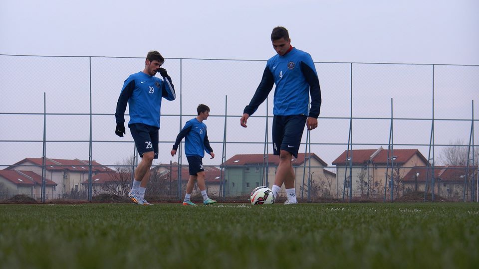 Hagi pregătește intens meciul cu Rapid, pentru a nu intra în hora retrogradării / FOTO&VIDEO