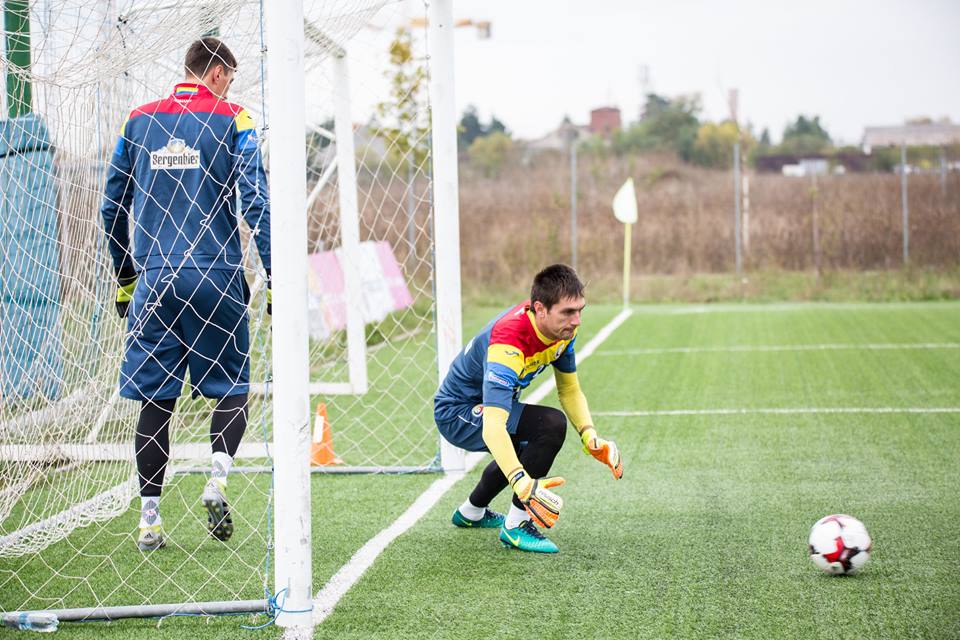 Armenia - România (sâmbătă, ora 19:00, TVR 1). Tricolorii s-au antrenat pe sintetic în vederea meciului de marți cu Kazahstan