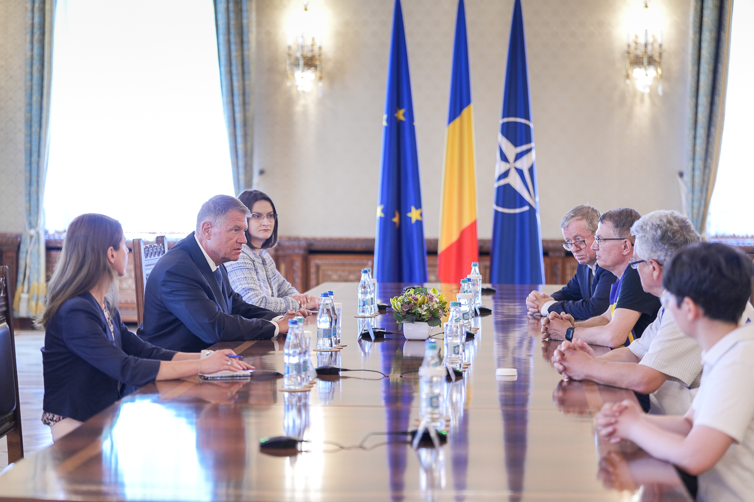 Al doilea protest major al cadrelor didactice. Ce le-a promis Iohannis sindicaliștilor, în a doua săptămână de grevă, în timp ce profesorii protestau la Palatul Cotroceni