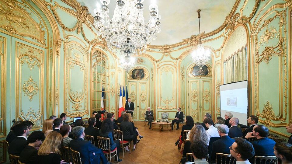 Gluma pe care Klaus Iohannis a făcut-o cu laureatul premiului Nobel pentru Fizică 2018 | FOTO