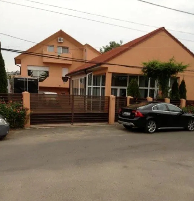 Imagini cu vila de 800.000 de euro pe care Titi Aur a scos-o la vânzare: „Trebuie să avem în portofel și bani”