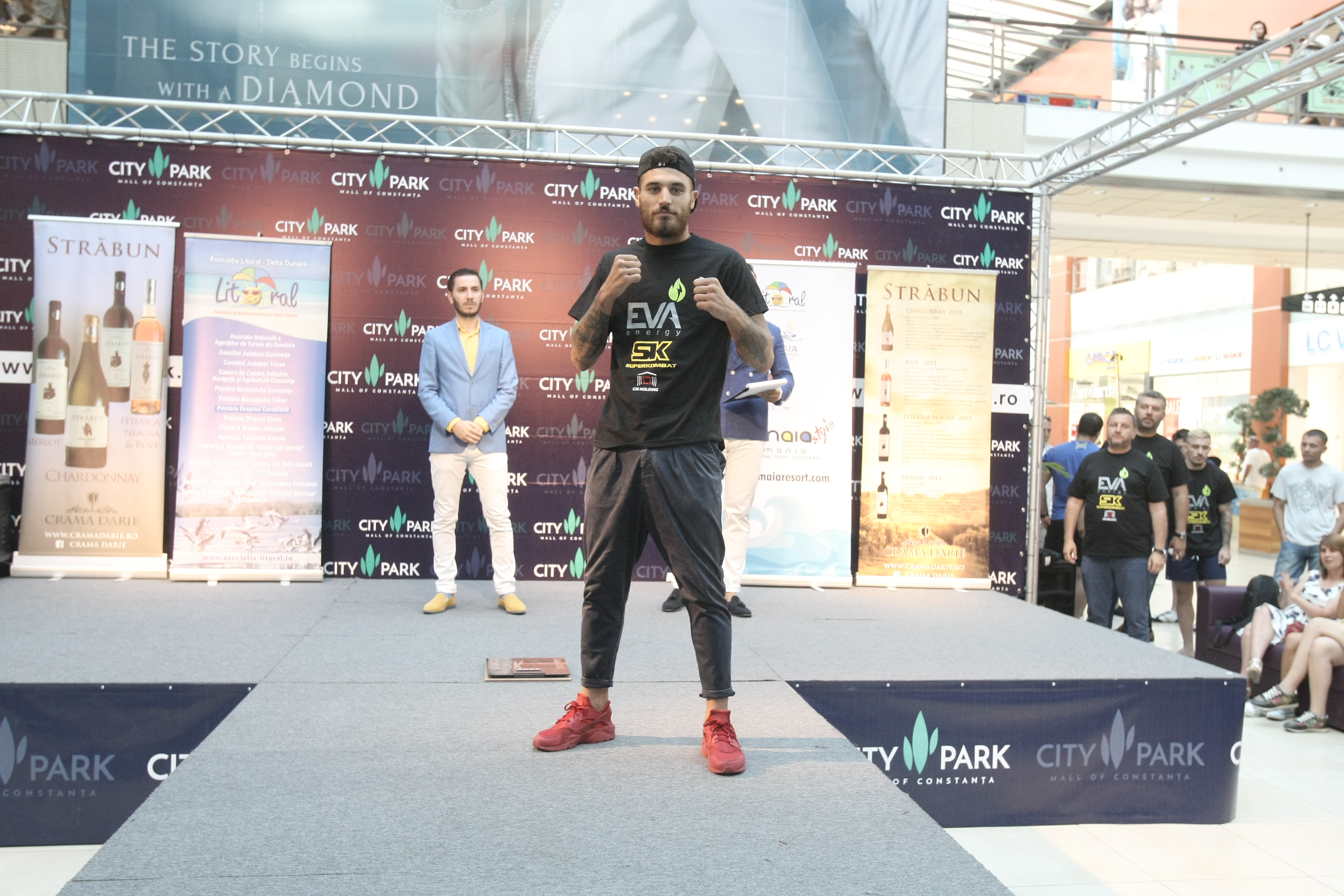 Superkombat. Seară cu pumni și cu picioare, dar nu de domnișoare! Bacary Sagna a venit la show | REZULTATELE GALEI