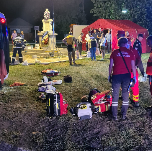 Un autocar cu ucraineni s-a răsturnat în Vrancea. 20 de oameni, printre care și copii, au ajuns la spital