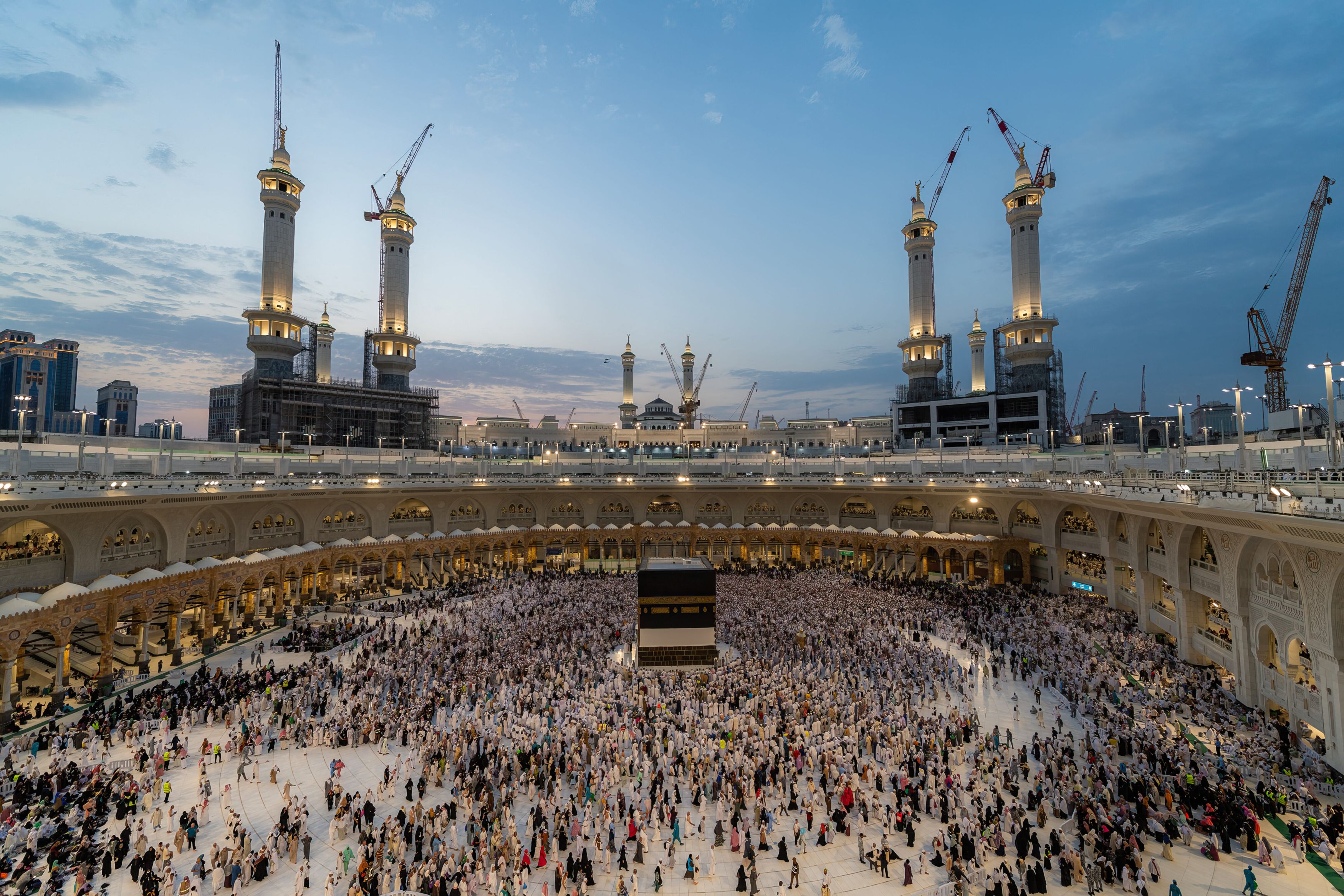 Peste 900 de oameni au murit la pelerinajul de la Mecca, din cauza temperaturilor de peste 50 de grade Celsius