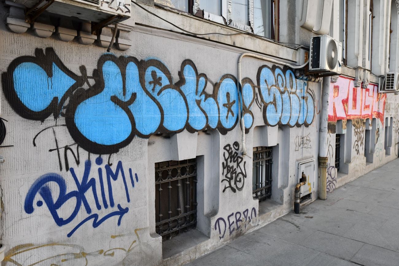 Cum vrea Ciprian Ciucu să curețe Bucureștiul de graffiti-urile care murdăresc orașul. „Acum nu poți pentru că riști dosar penal. Mi-e rușine de cum arată Capitala”