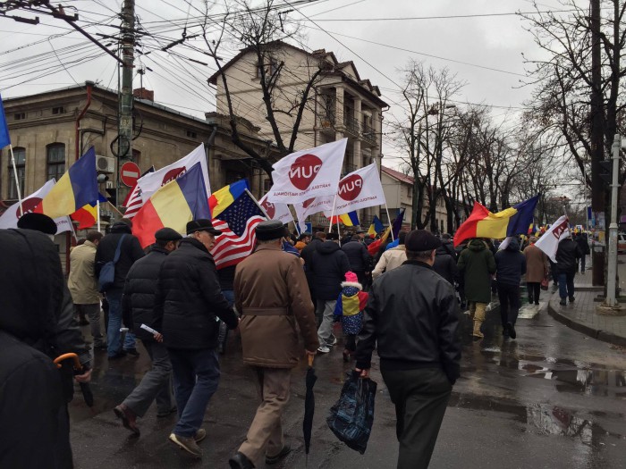 Marș pentru unire la Chișinău. Peste 3.000 de oameni au ieșit în stradă| FOTO&VIDEO