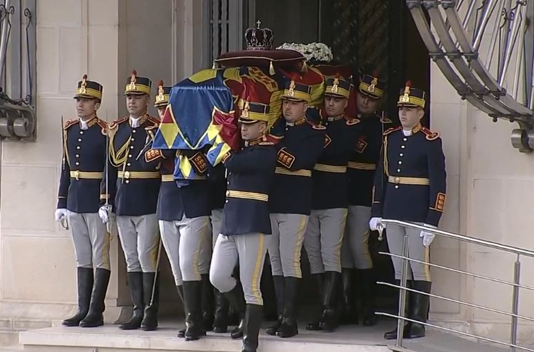 FOTO&VIDEO. România și-a luat rămas bun de la Regele Mihai. Ultimul drum pentru ultimul Rege al românilor