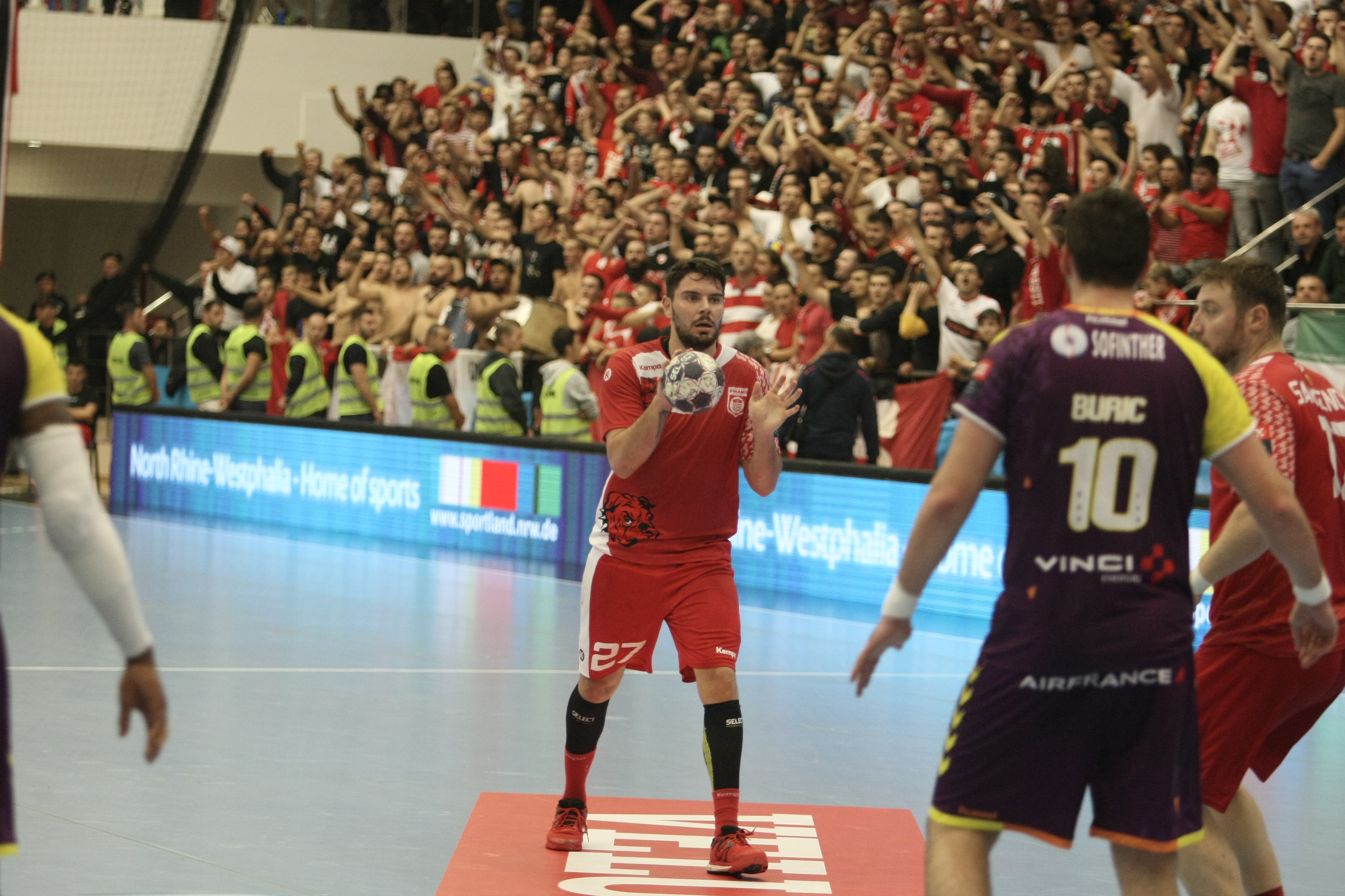 Dinamo a pierdut dramatic cu Nantes, în Liga Campionilor la handbal / GALERIE FOTO