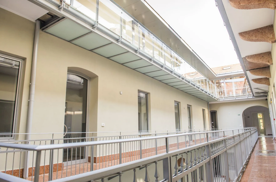 Palatul din Timișoara, cu 59 de dormitoare și 27 de băi, a fost scos din nou la vânzare și costă o avere