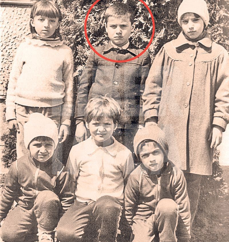 Imagini puţin cunoscute din viaţa şi cariera lui Adrian Mutu. Briliantul, cum nu l-aţi mai văzut niciodată
