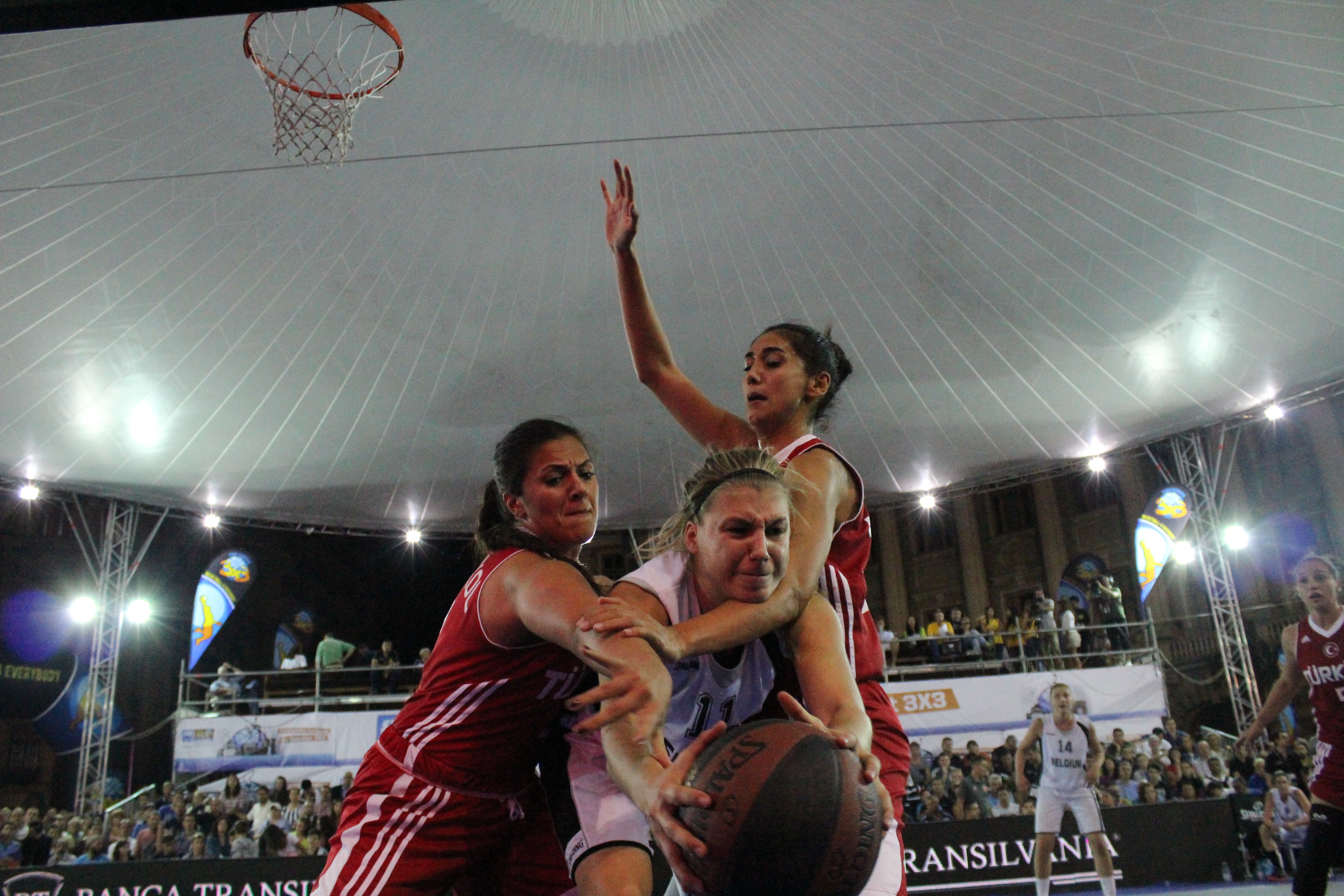 GALERIE FOTO & VIDEO / România joacă astăzi în semifinalele CE de baschet 3x3