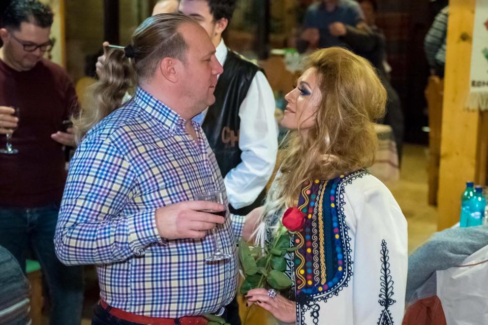 Vali Crăciunescu se însoară. Cât de bine poate să arate cea care l-a convins să renunțe la burlăcie | FOTO