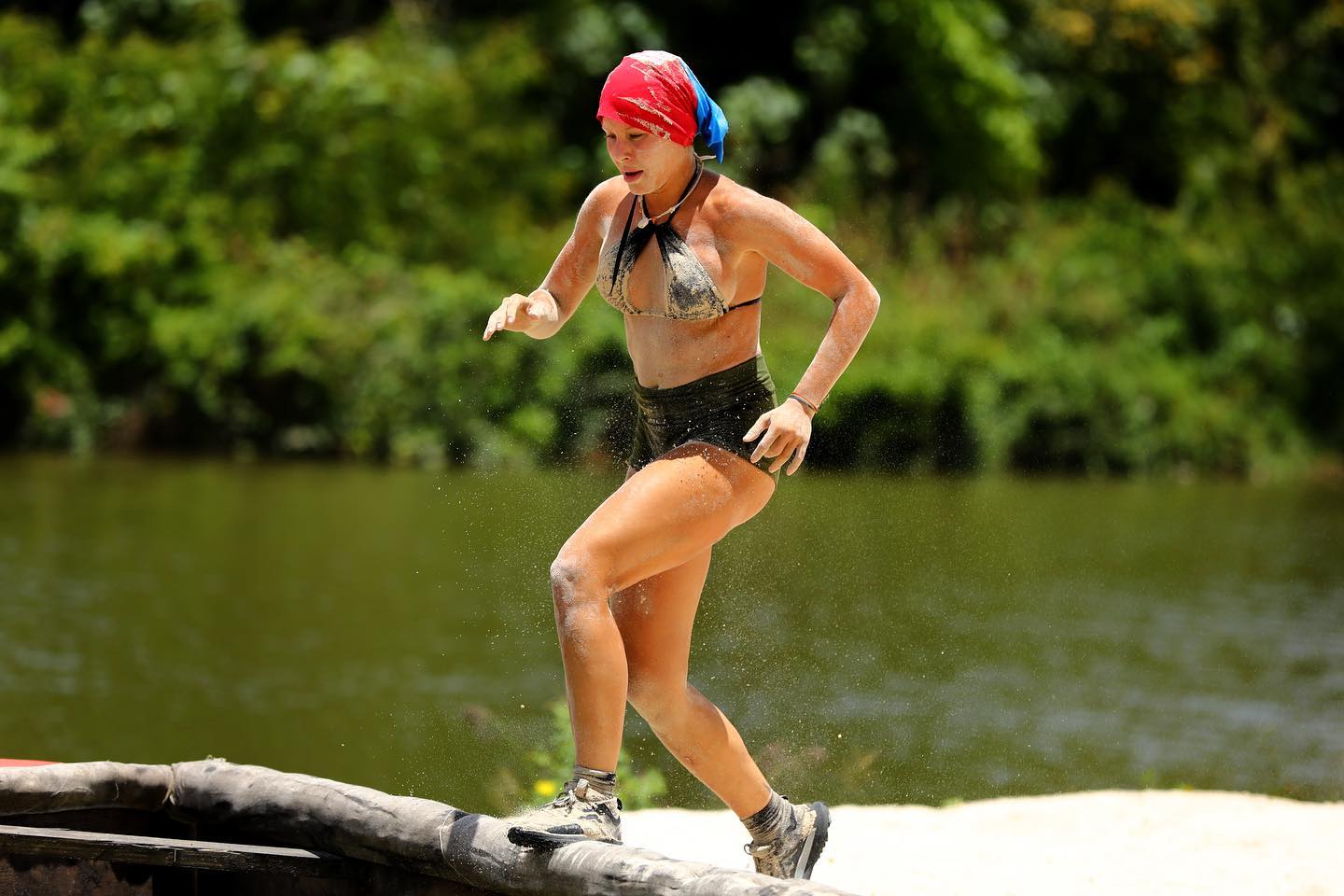 Soțul lui Carmen Grebenișan, mesaj după ce vedeta a ajuns în semifinala Survivor: „Nu suntem ipocriți! Nu e mereu cea mai bună pe traseu”