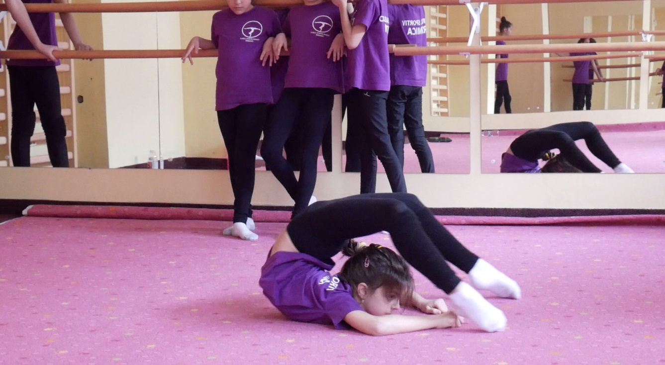 VIDEO / Campioanele din Berceni. Gimnastica estetică, un sport nou care modelează corpul și mintea
