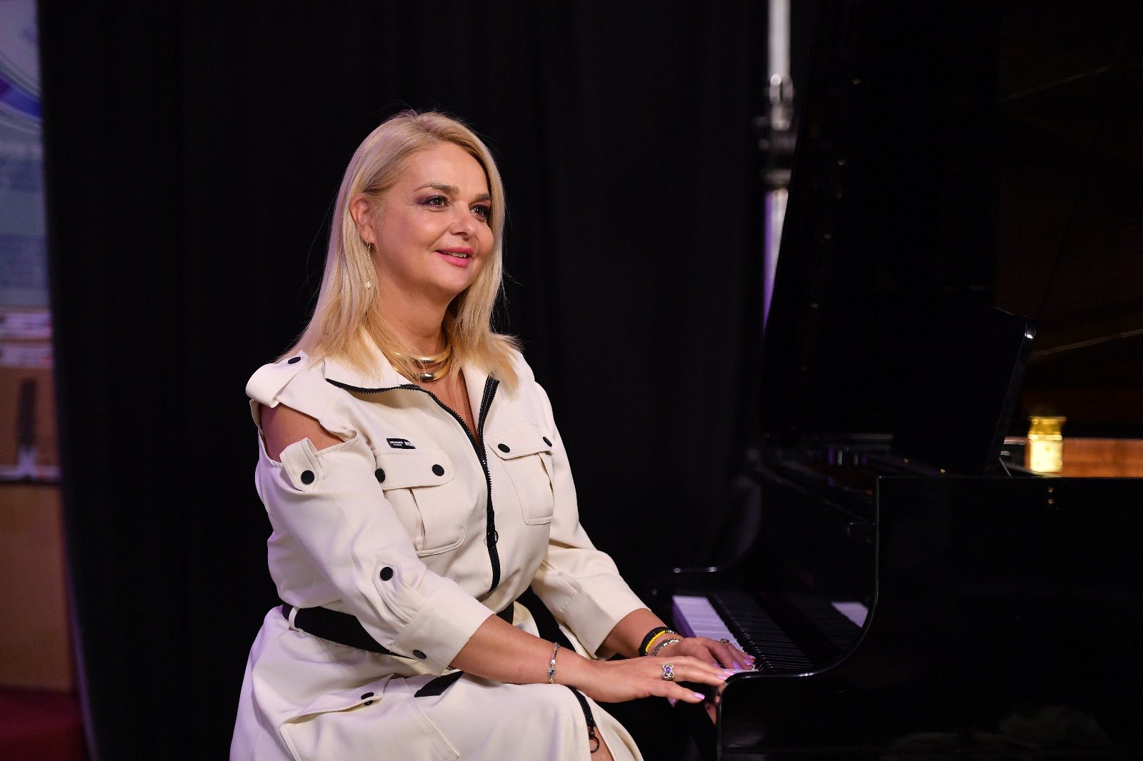 Anunțul făcut de Iuliana Marciuc după 30 de ani de relația cu Adrian Enache. „Există lucruri contradictorii, iar apoi discuți”
