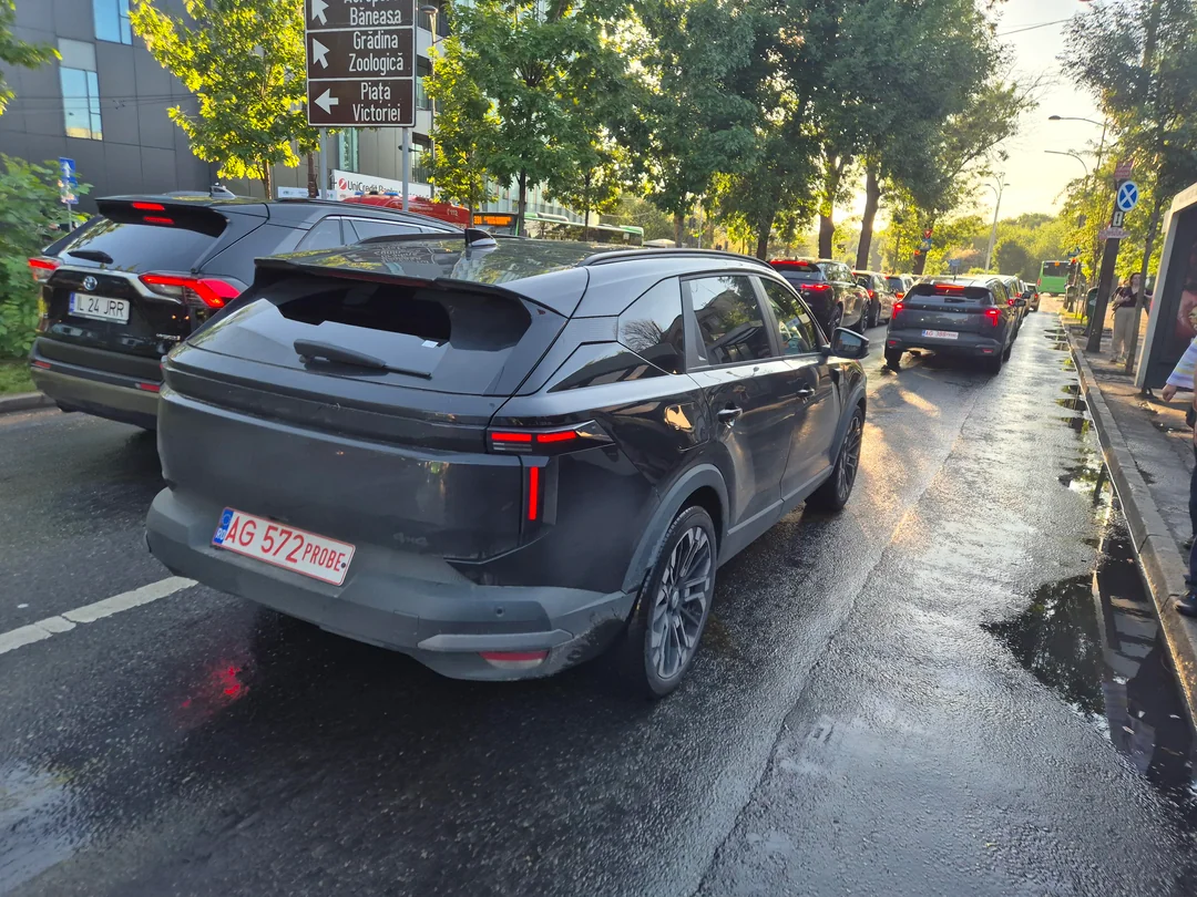 Dacia Striker 2026: Prețuri, motorizări hibride și data la care noul crossover ajunge în showroom-urile din România