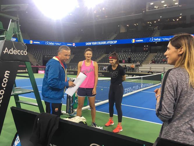 Dan Petrescu le-a încurajat pe componentele echipei României de Fed Cup | GALERIE FOTO