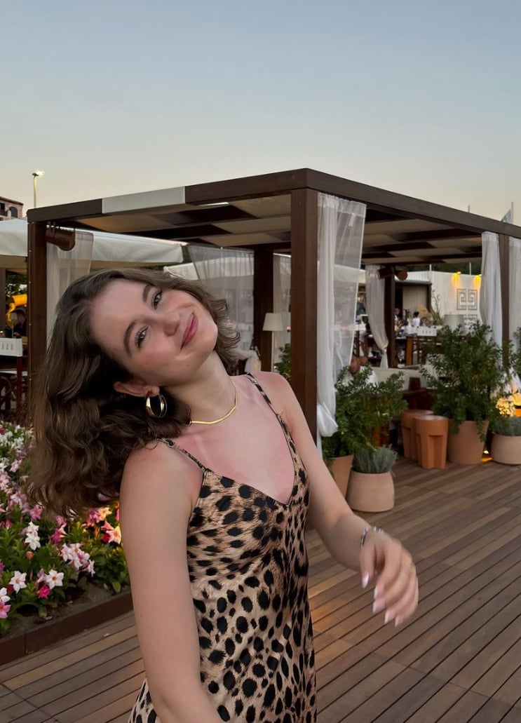 Fiica Monicăi Gabor și a lui Irinel Columbeanu a împlinit 18 ani. Imaginea cu Irina și mama ei a cucerit internauții. „Te ador”