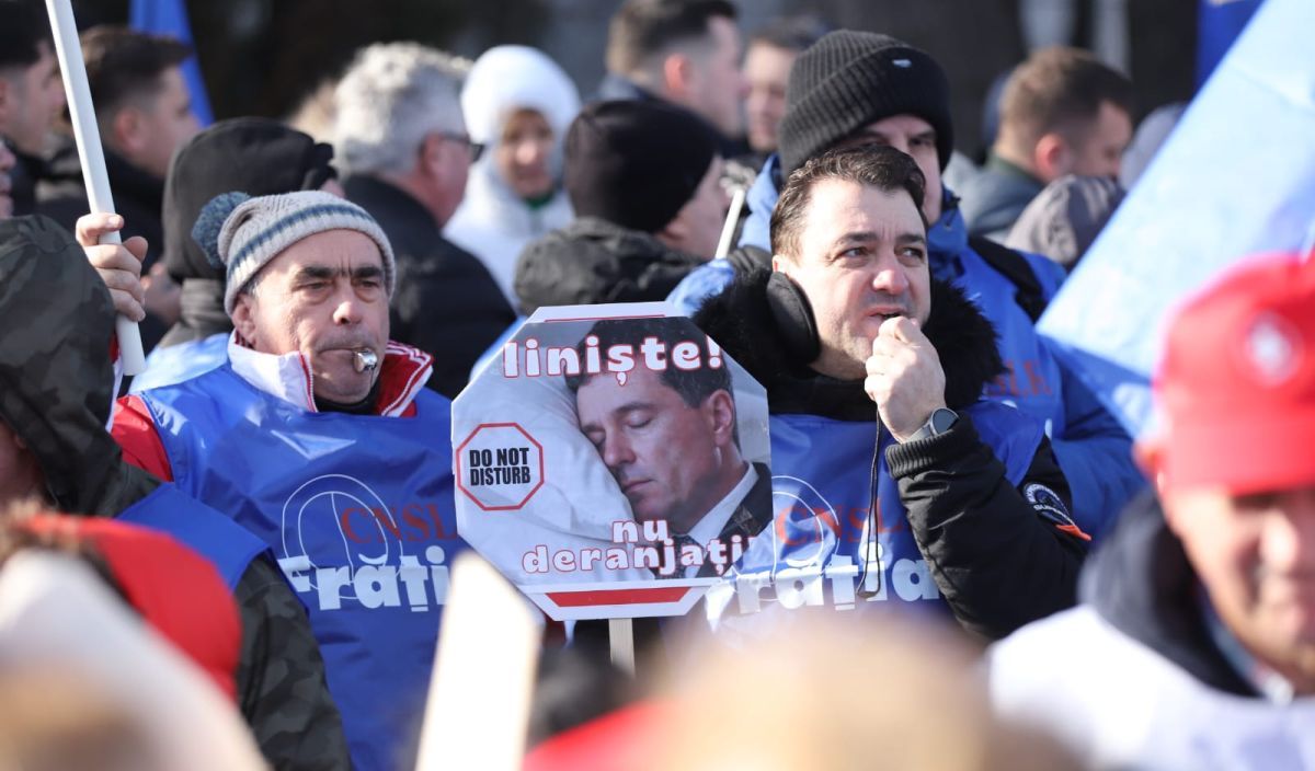 Zeci de sindicaliști au protestat joi, la Cotroceni: ce îi cer aceștia președintelui Nicușor Dan