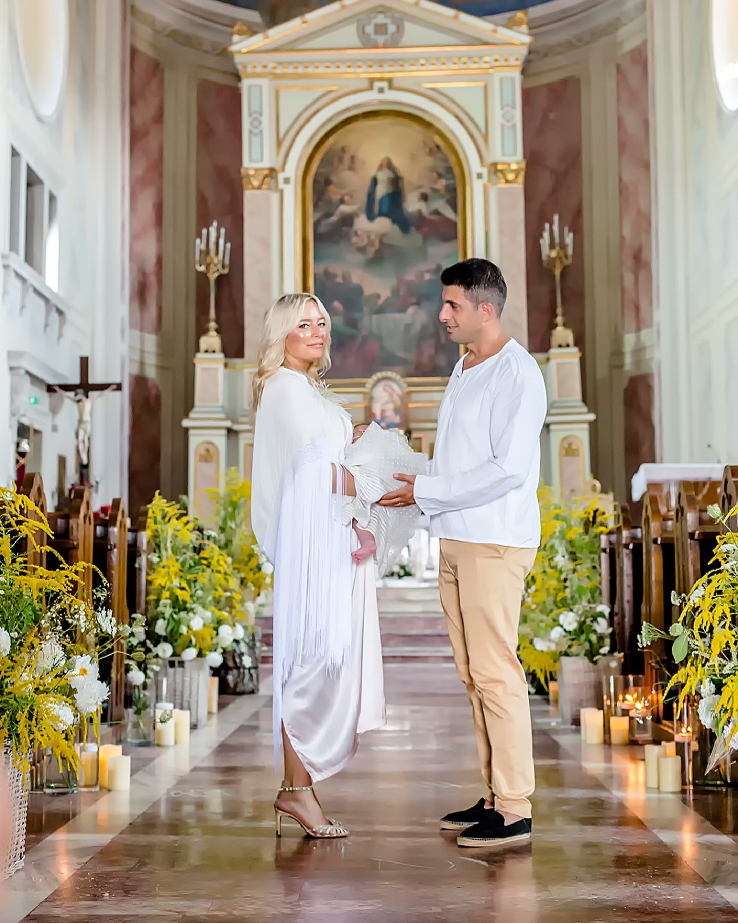 Ce nu s-a văzut la botezul celei de-a patra fiice a Laurei Cosoi. Imagini rare de la eveniment. „A fost un vis frumos de vară”