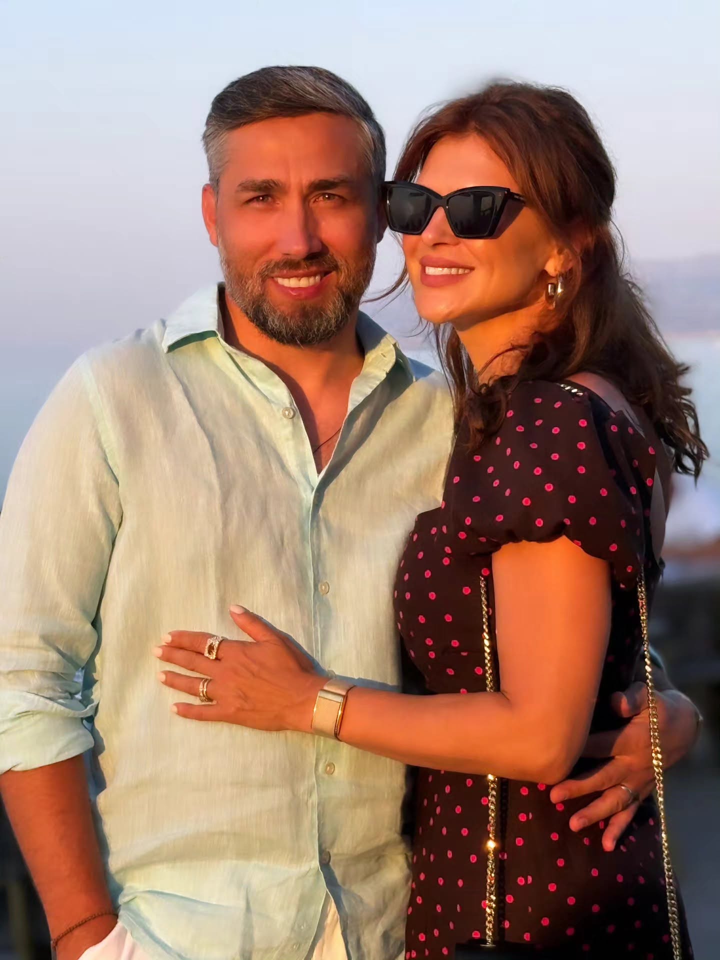 Cum au apărut Monica Bîrlădeanu și soțul ei, Valeriu Gheorghiță, în vacanța din Grecia. Imagini inedite cu actrița în costum de baie, la 47 de ani