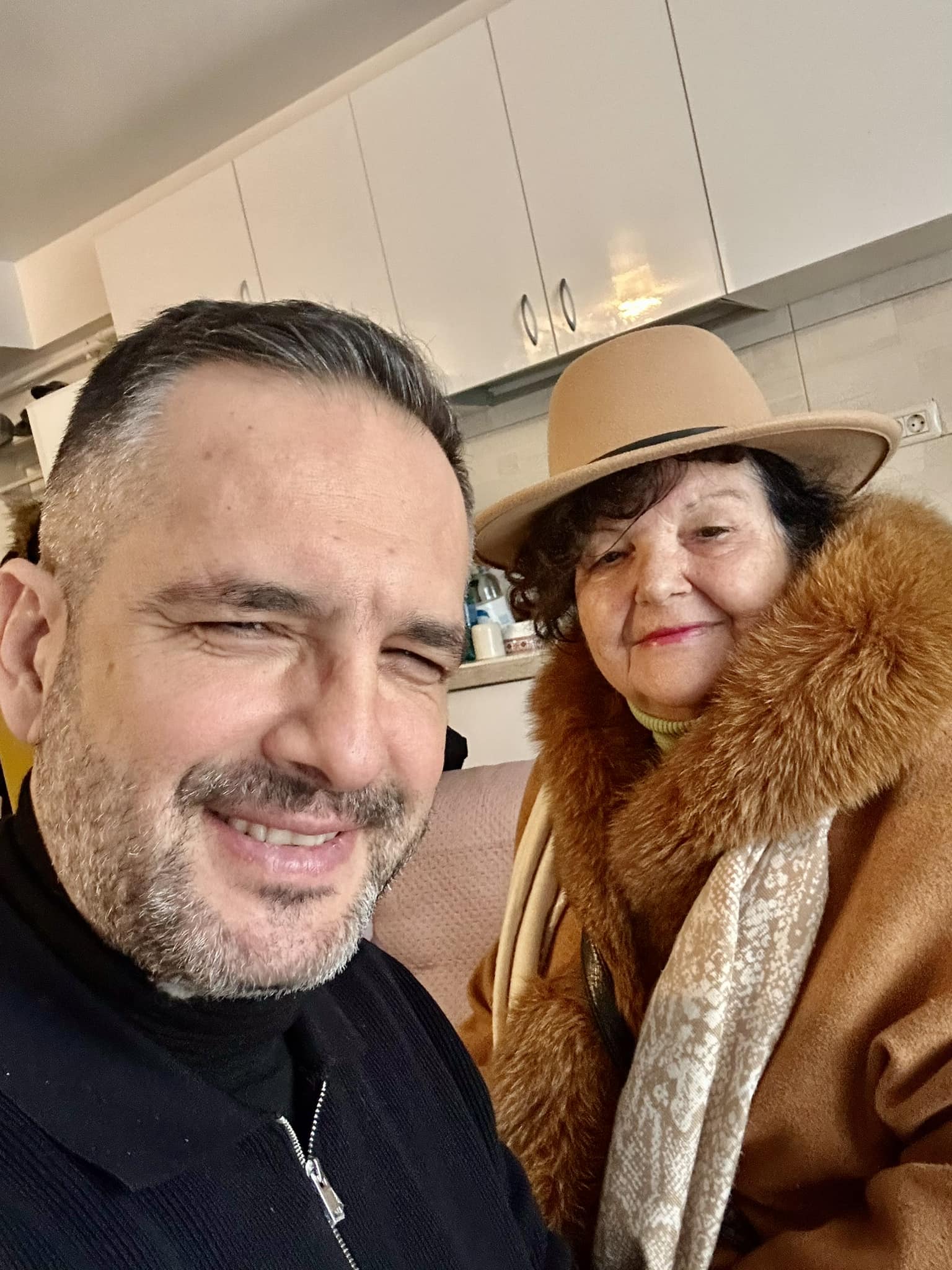 Ce a pățit mama lui Mădălin Ionescu: „Am convins-o greu să accepte salvarea”. Prezentatorul a trăit momente de panică la ceas de seară