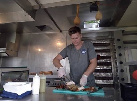 Un Chef din SUA s-a mutat la Cluj şi reinventează preparatele pe baza ingredientelor tradiționale din Ardeal