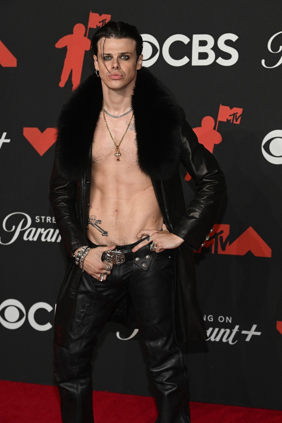 Vedete la MTV Video Music Awards 2025. De la rochii transparente la coafuri avangardiste, starurile au impresionat