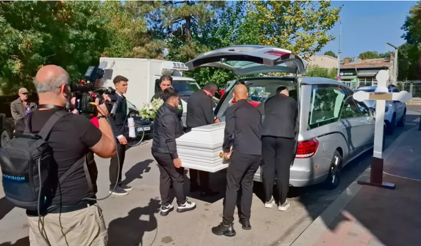 Imagini de la înmormântarea Mădălinei Apostol