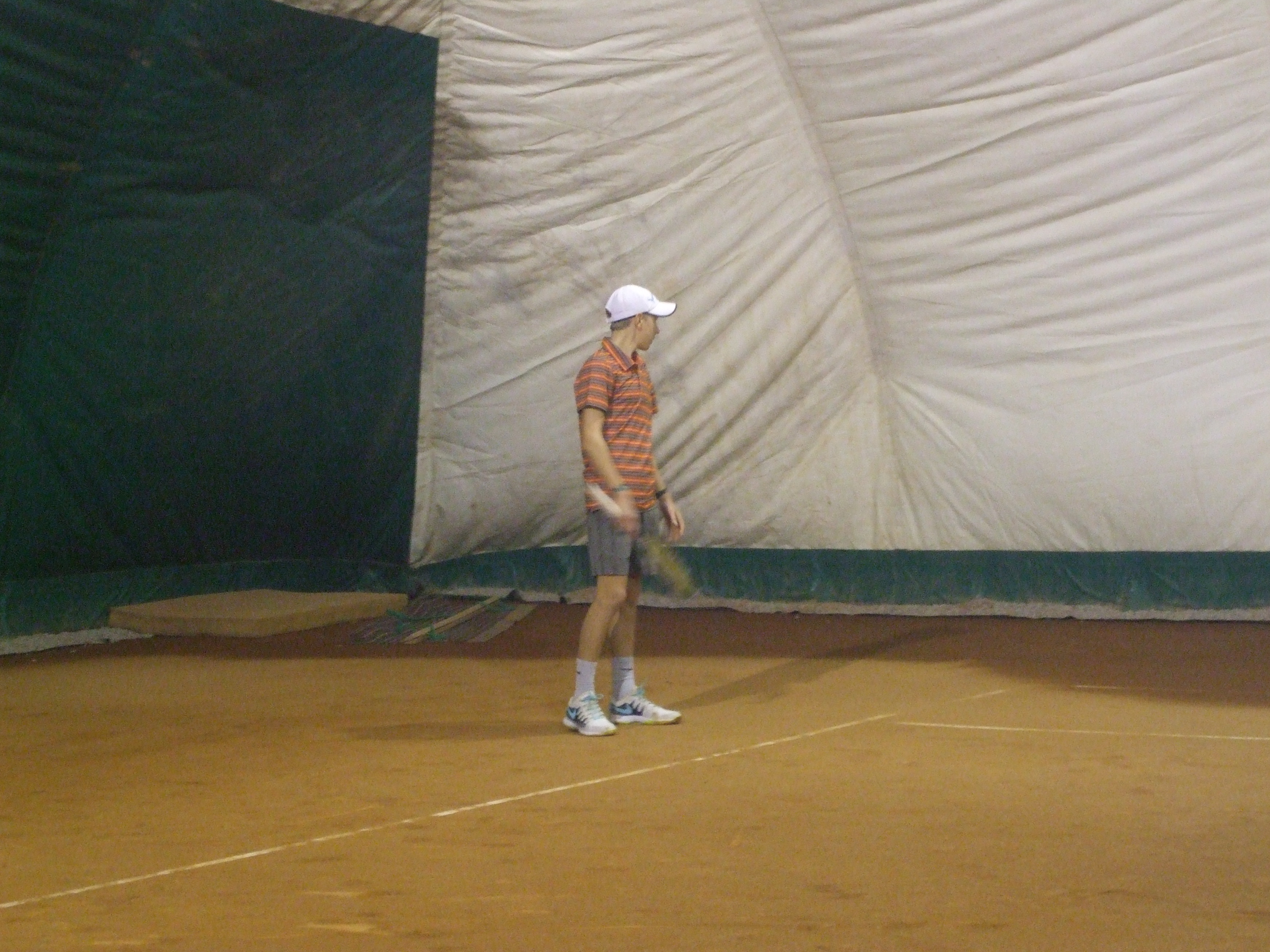 Filip Jianu: "Vreau mă menţin în primii 5 în Europa". 10, media generală la scoală pentru micul jucător de tenis! ^Părinții cheltuie 20.000 de euro pe an. ALTE TALENTE JUVENILE