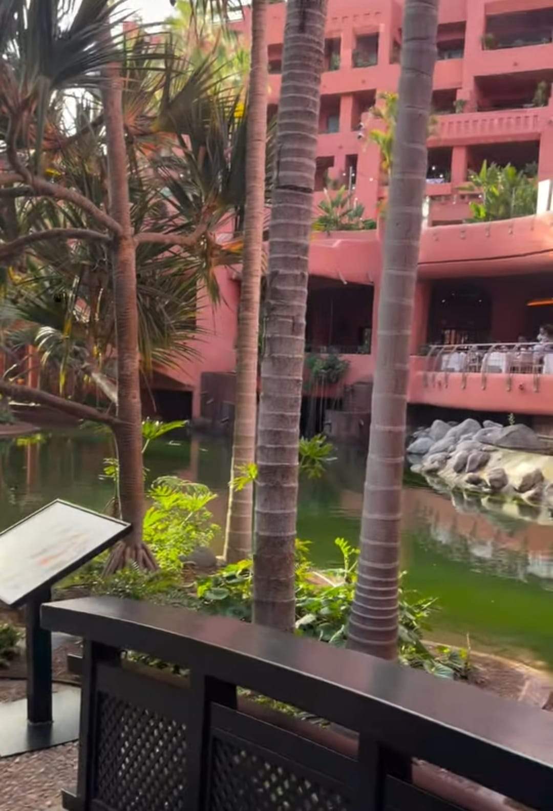 Imagini cu Mirela Vaida și fiica ei în vacanță. Întreaga familie s-a cazat într-unul dintre cele mai luxoase resorturi din Tenerife