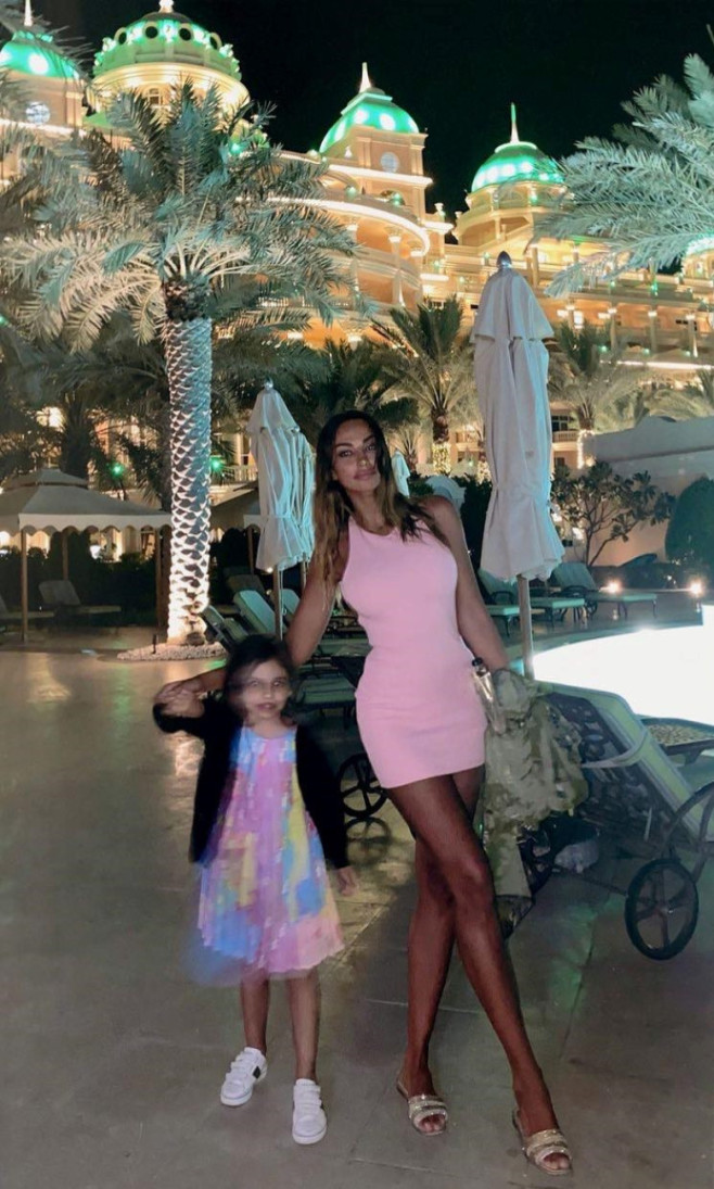 Imagini rare cu fiica Mădălinei Ghenea. Cum arată Charlotte la 8 ani