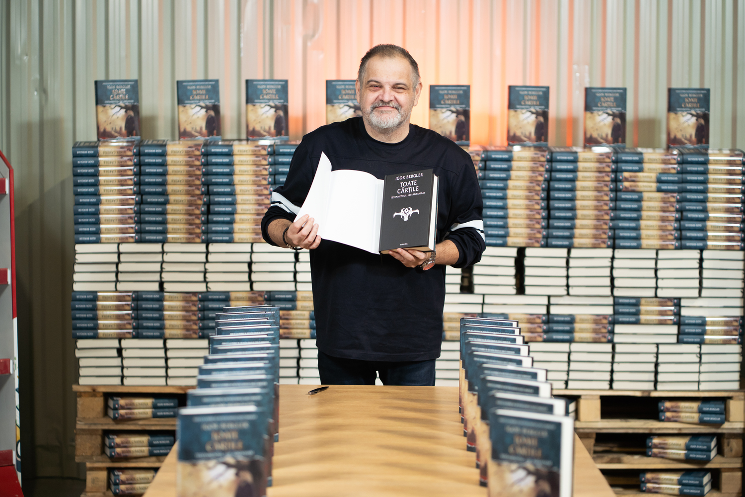 Igor Bergler, cel mai bine vândut autor român: „Conspirațiile sunt boala mintală a secolului XXI”