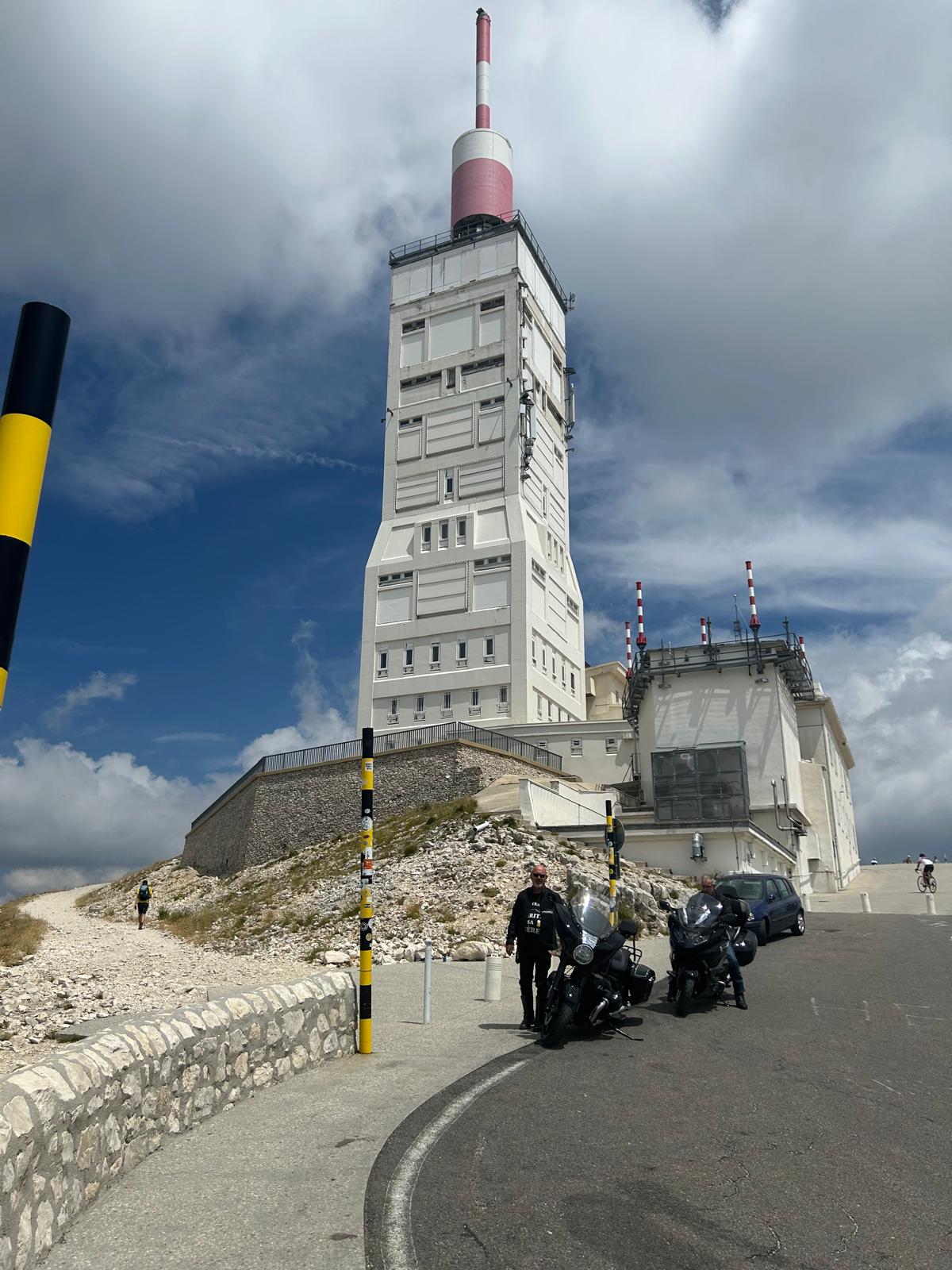 Ziarul L'Équipe cu victoria epică a francezului Valentin Paret-Peintre pe Mont Ventoux nu a apărut pe print. Care este motivul