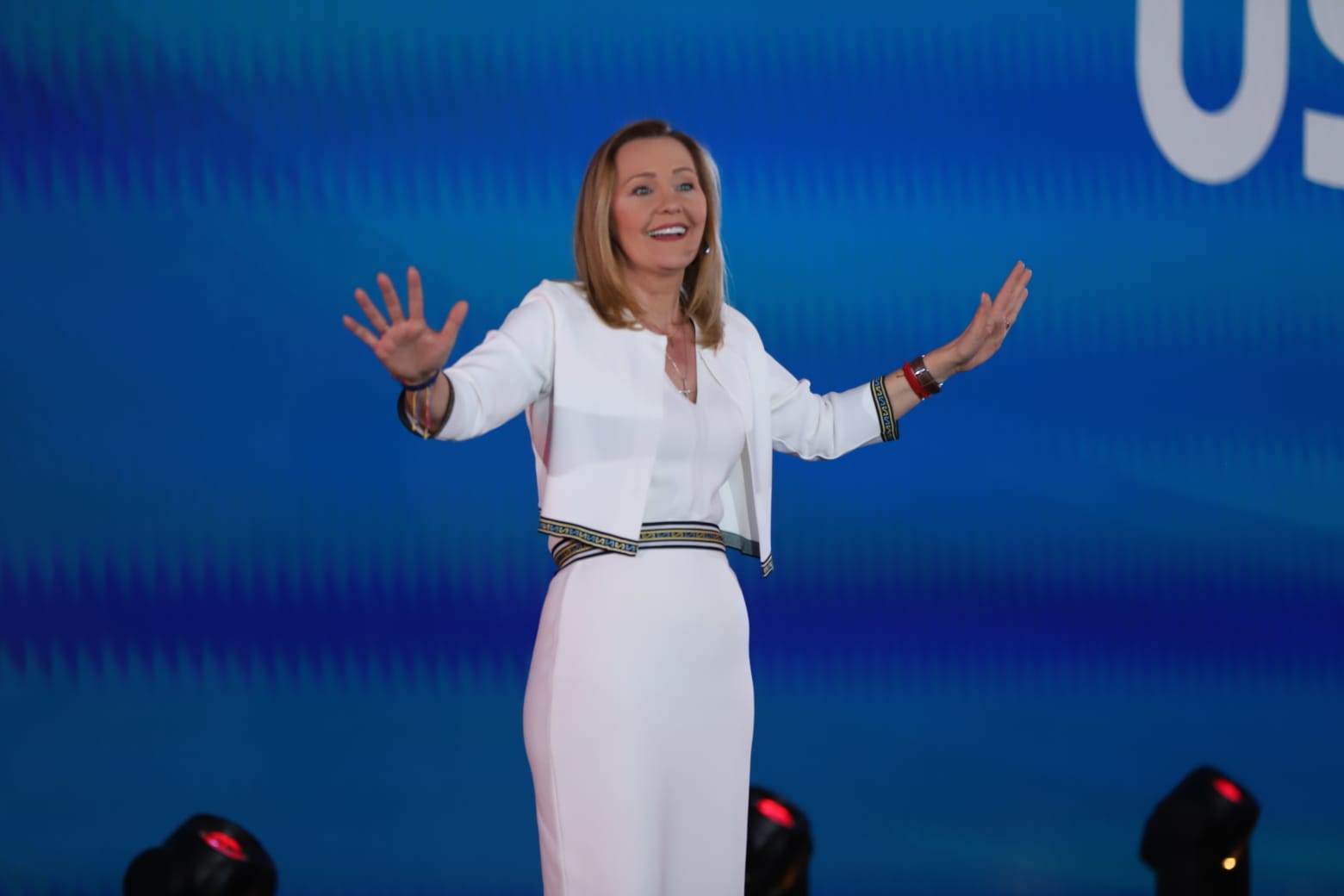 Elena Lasconi, candidatul USR la prezidențiale: „România merită mai mult decât bani furaţi cu portbagajul”