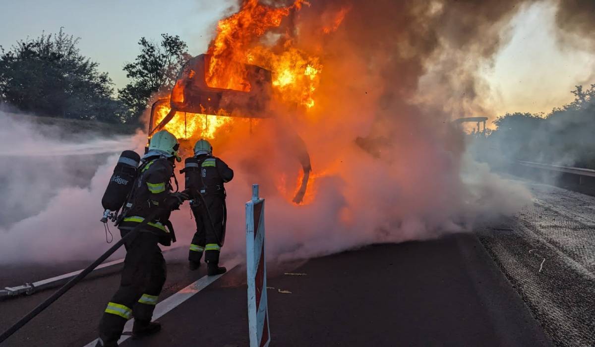 Opt oameni au murit în 40 de minute, în două accidente diferite în Ungaria, cu un camion și un microbuz cu numere de Republica Moldova
