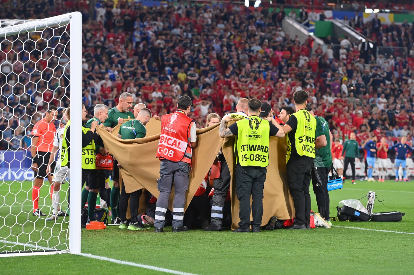 EURO 2024 | BBC a cerut scuze telespectatorilor şi a acuzat UEFA după reluările de la accidentarea lui Varga
