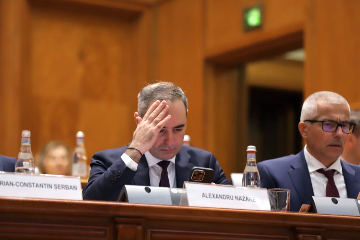 Toate cele patru moțiuni de cenzură depuse împotriva Guvernului Bolojan au fost respinse în Parlament. Ce urmează
